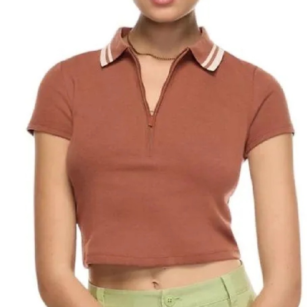 Aritzia Sun-deh Brown Short Sleeve Zip Front Cropped Donovan Tee
